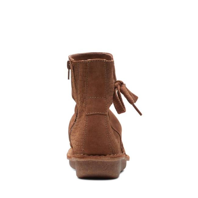 Botins Clarks Funny Oak Feminino Marrom Escuro | CLK843NMT